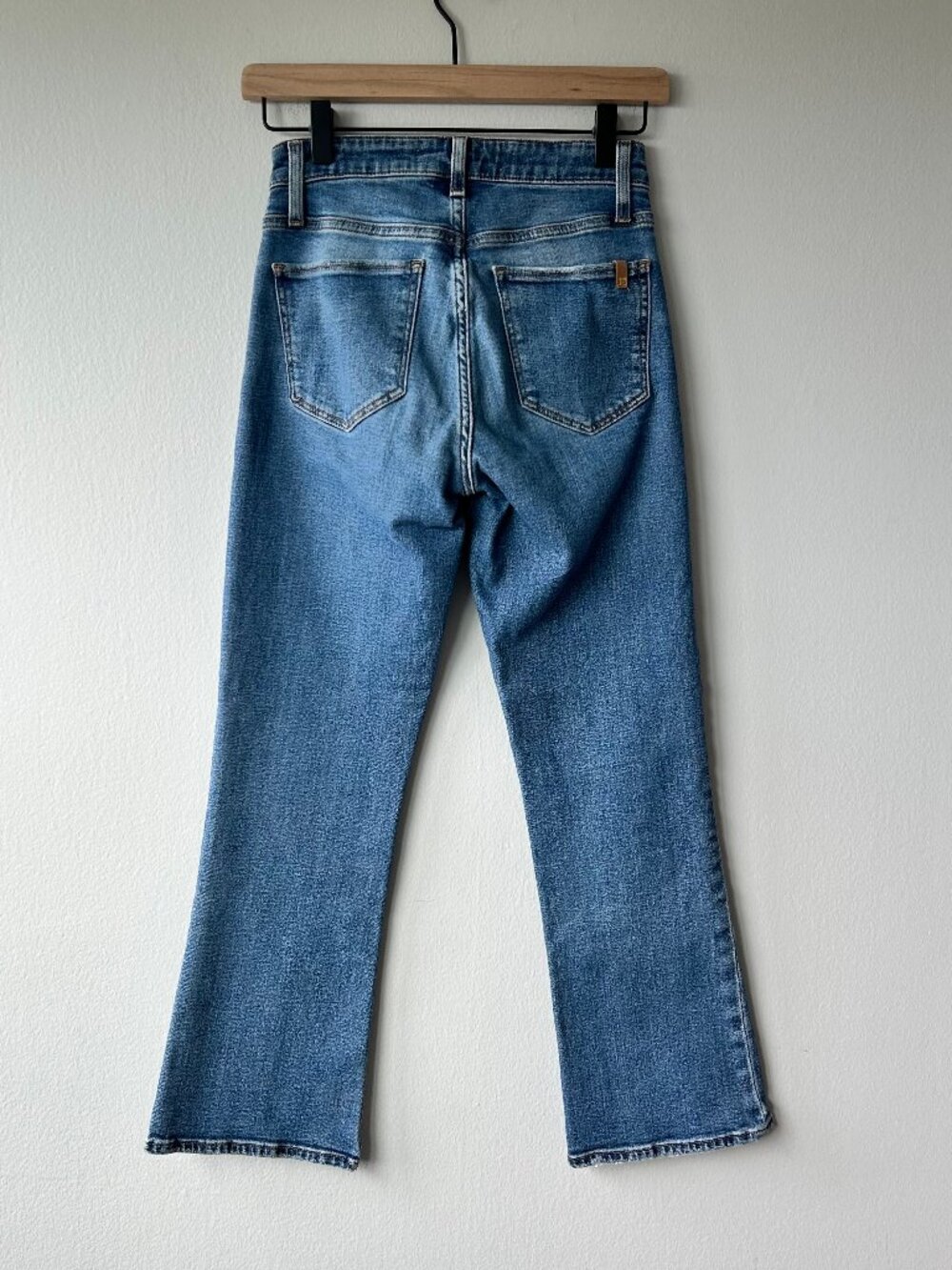 Joe's Jeans The Callie High Rise Cropped Bootcut Jeans Size 24 Medium Wash - Picture 6 of 13